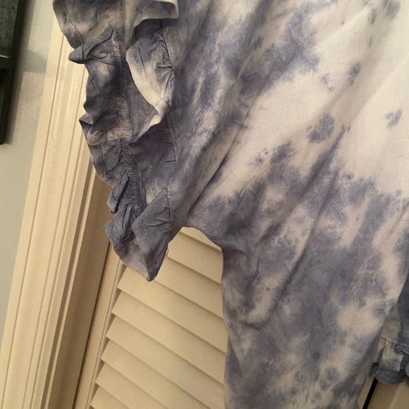 Top - Picture 2 of 2